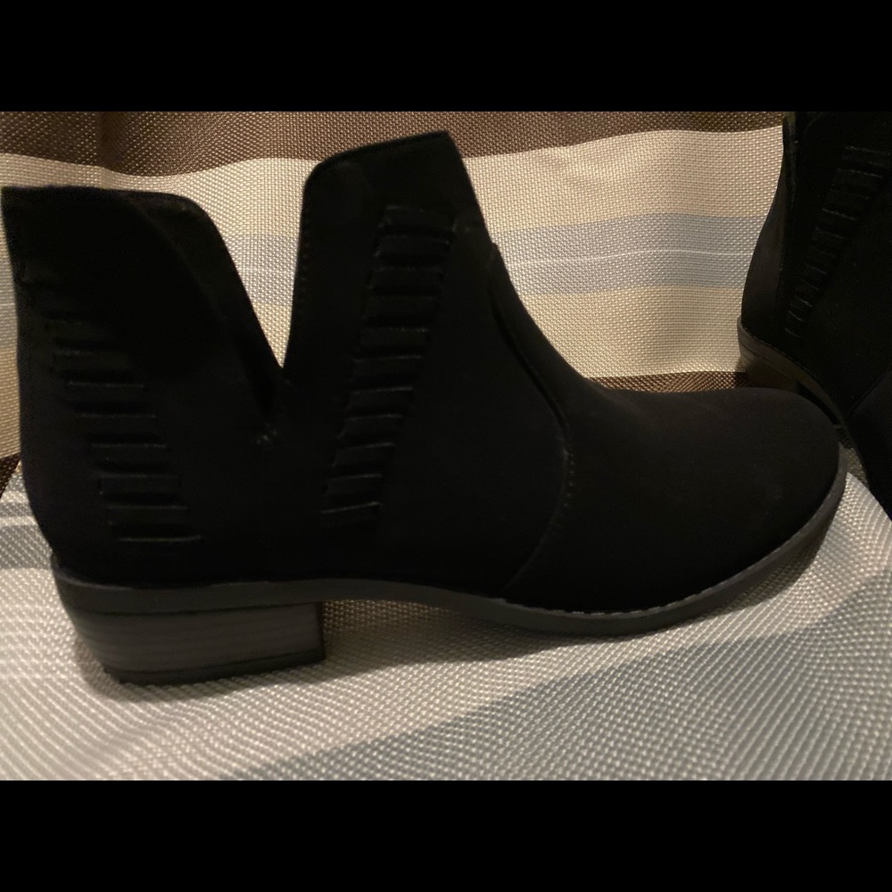 Lov mark boots size 8.5